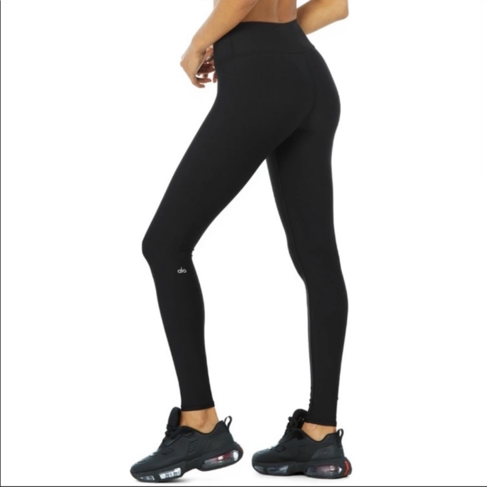 Alo Yoga Airlift Leggings in full length